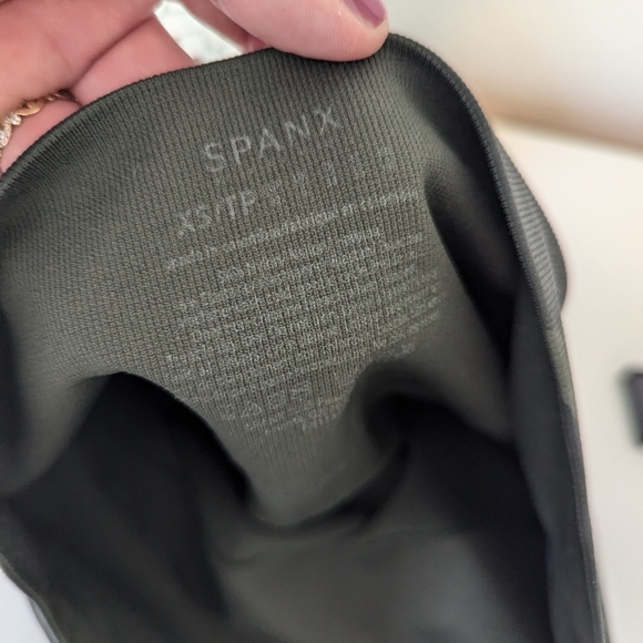 SPANX Seamless Camo Leggings xs - Picture 2 of 5